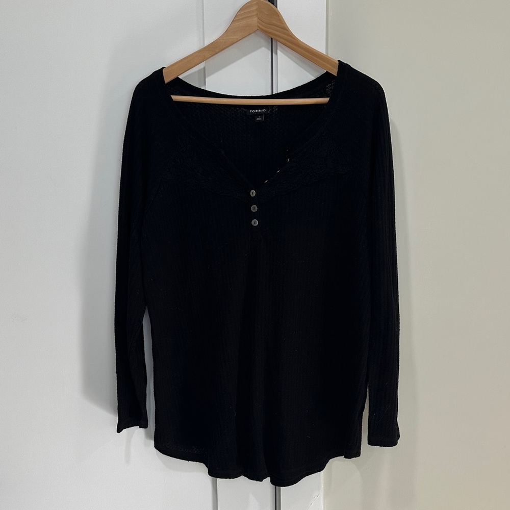 Torrid Black V-Neck Long Sleeve Top